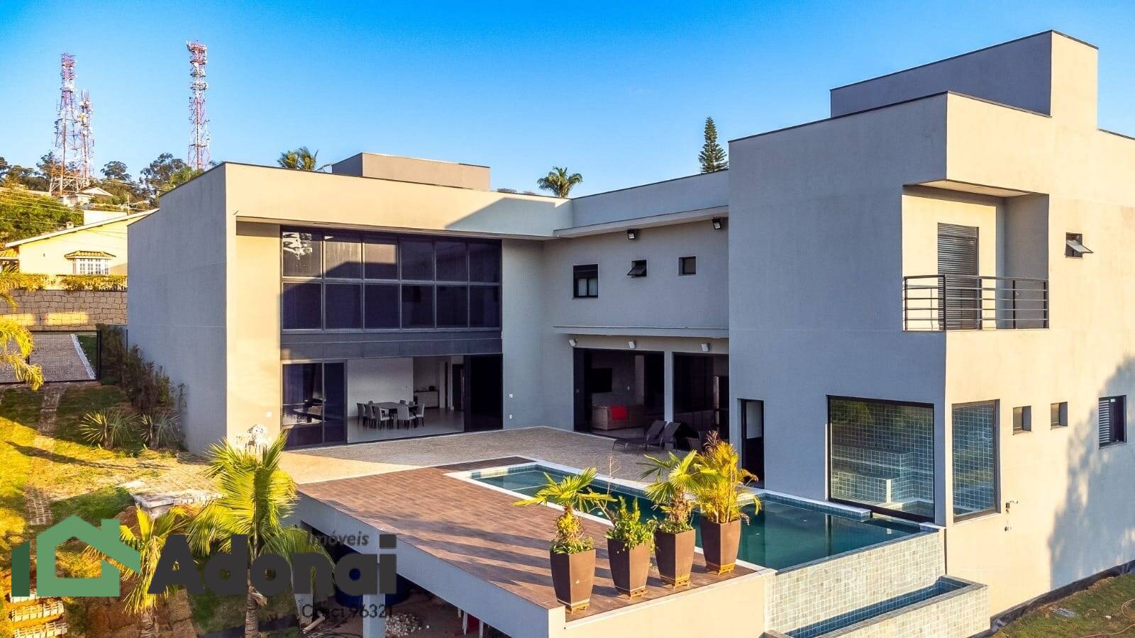 Casa à venda com 4 quartos, 695m² - Foto 1
