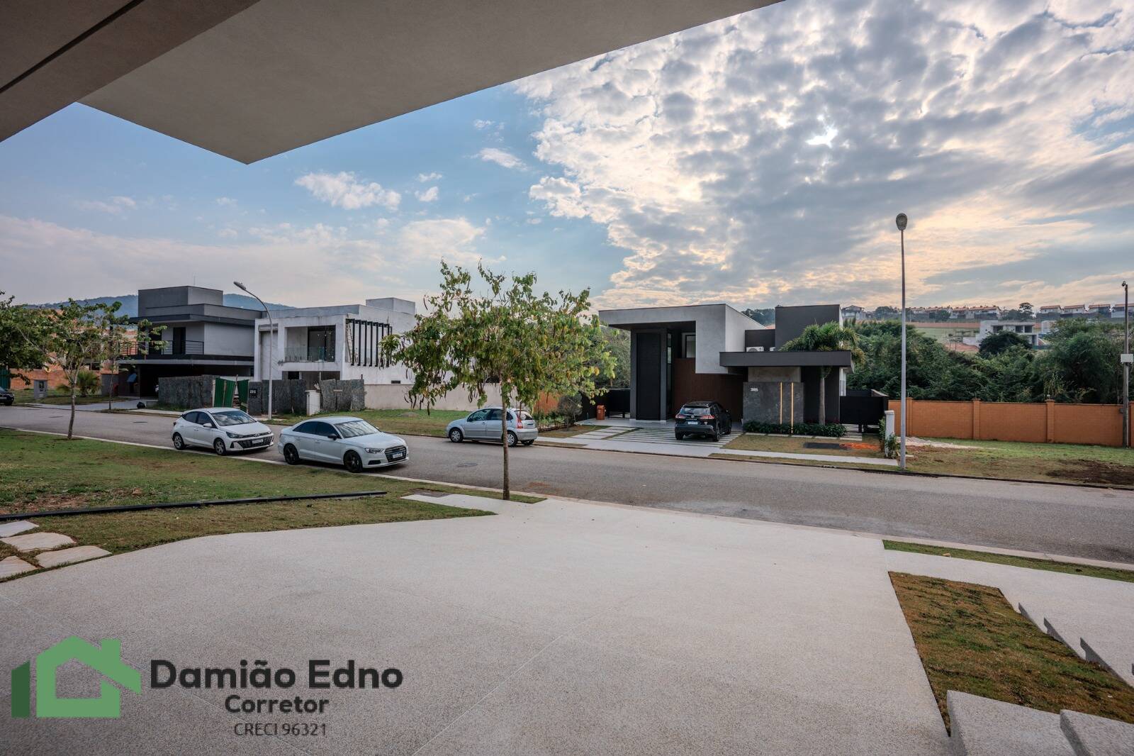 Casa de Condomínio à venda com 4 quartos, 348m² - Foto 16