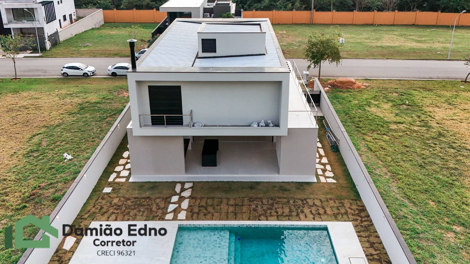 Casa de Condomínio à venda com 4 quartos, 348m² - Foto 1