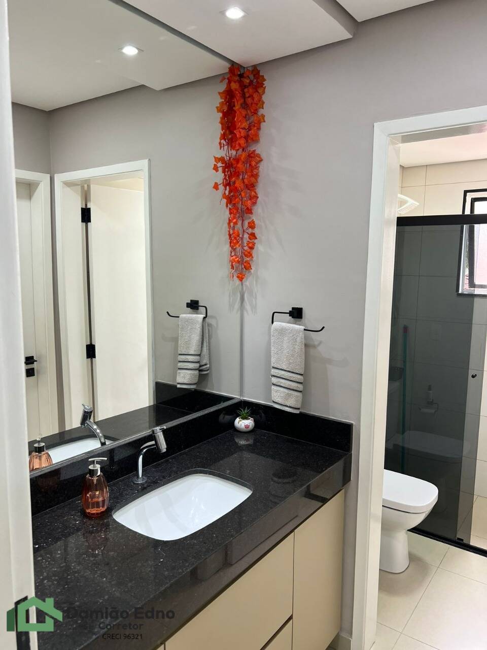 Apartamento à venda com 2 quartos, 96m² - Foto 2