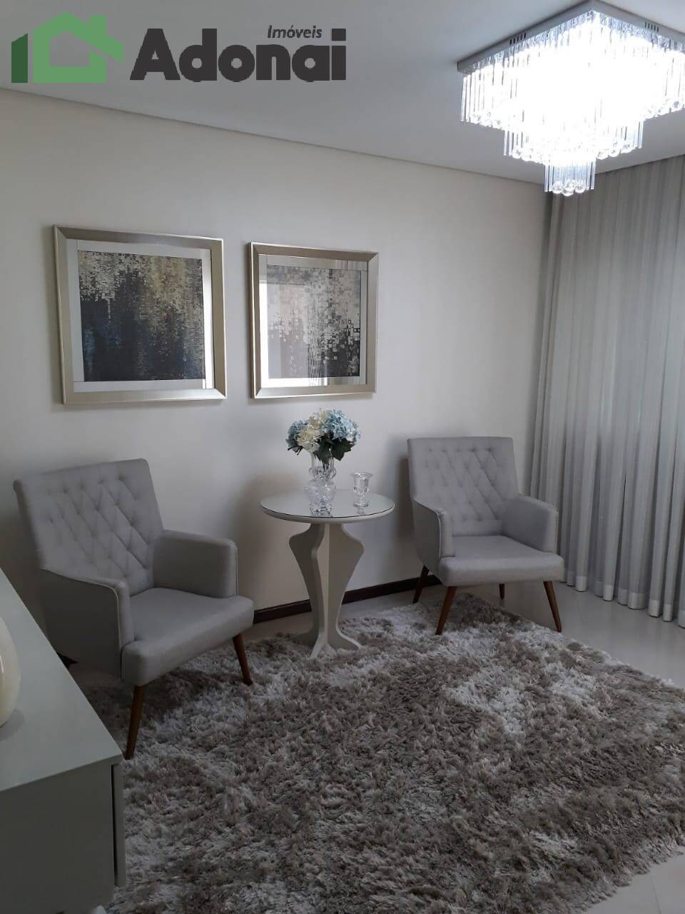 Casa à venda com 3 quartos, 225m² - Foto 2
