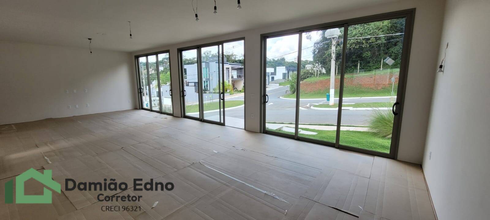 Casa de Condomínio à venda com 3 quartos, 266m² - Foto 4