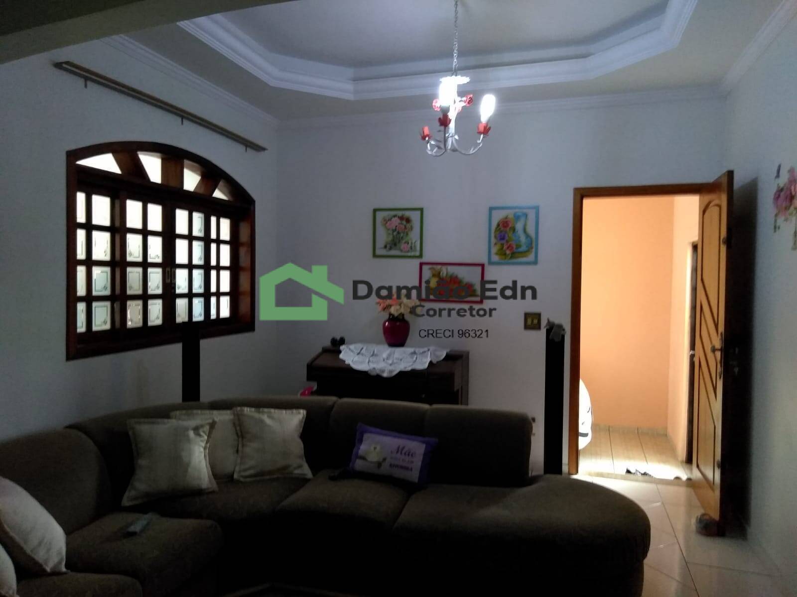 Casa, 4 quartos, 246 m² - Foto 1