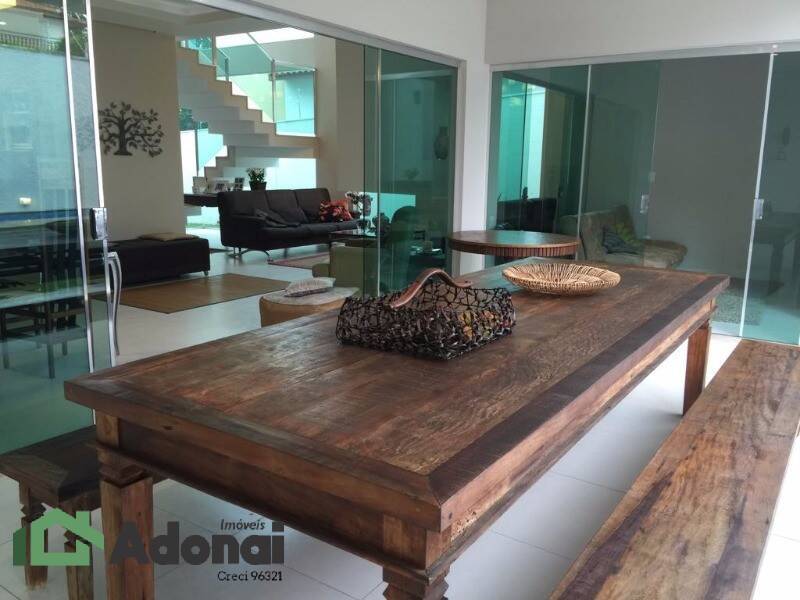 Casa, 4 quartos, 365 m² - Foto 1